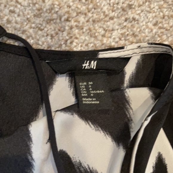 Razor back tank top - Picture 2 of 3